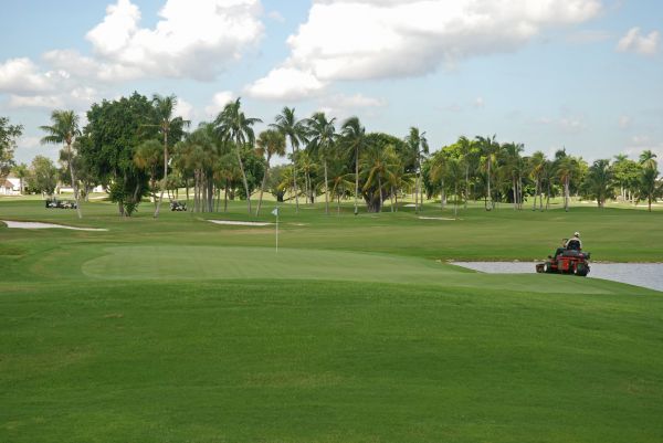 Cost of Golf Course Maintenance in Springdale